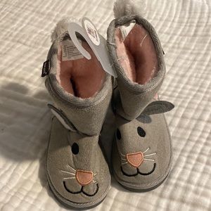 NWT Muk Luk Booties